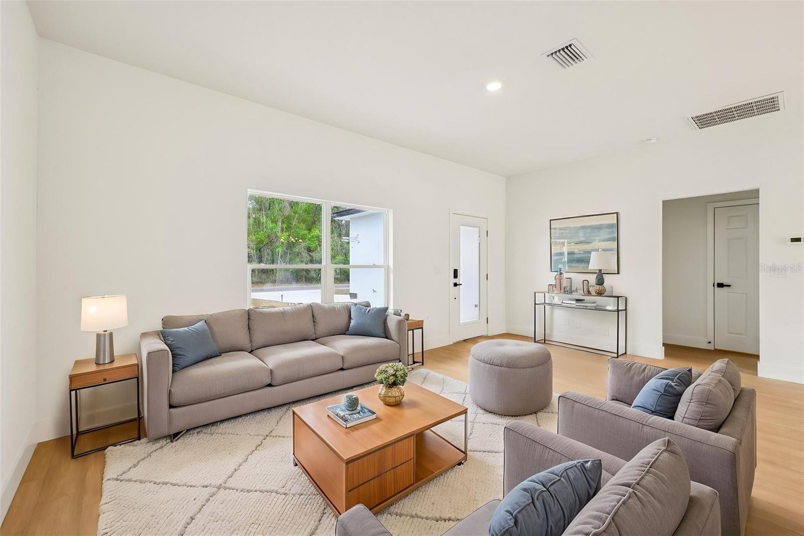 SILVER SPRINGS SHORES - Residential