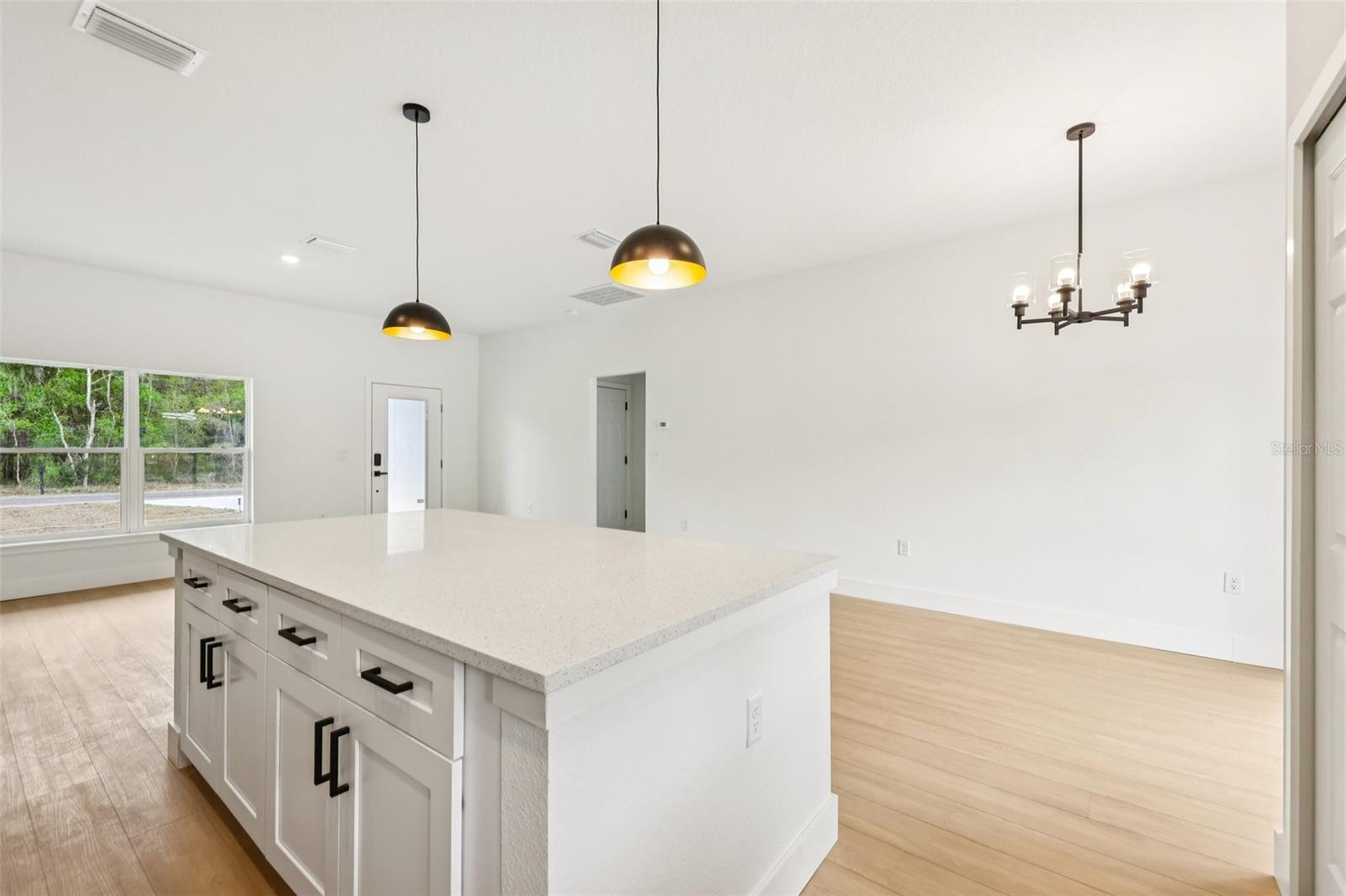 SILVER SPRINGS SHORES - Residential