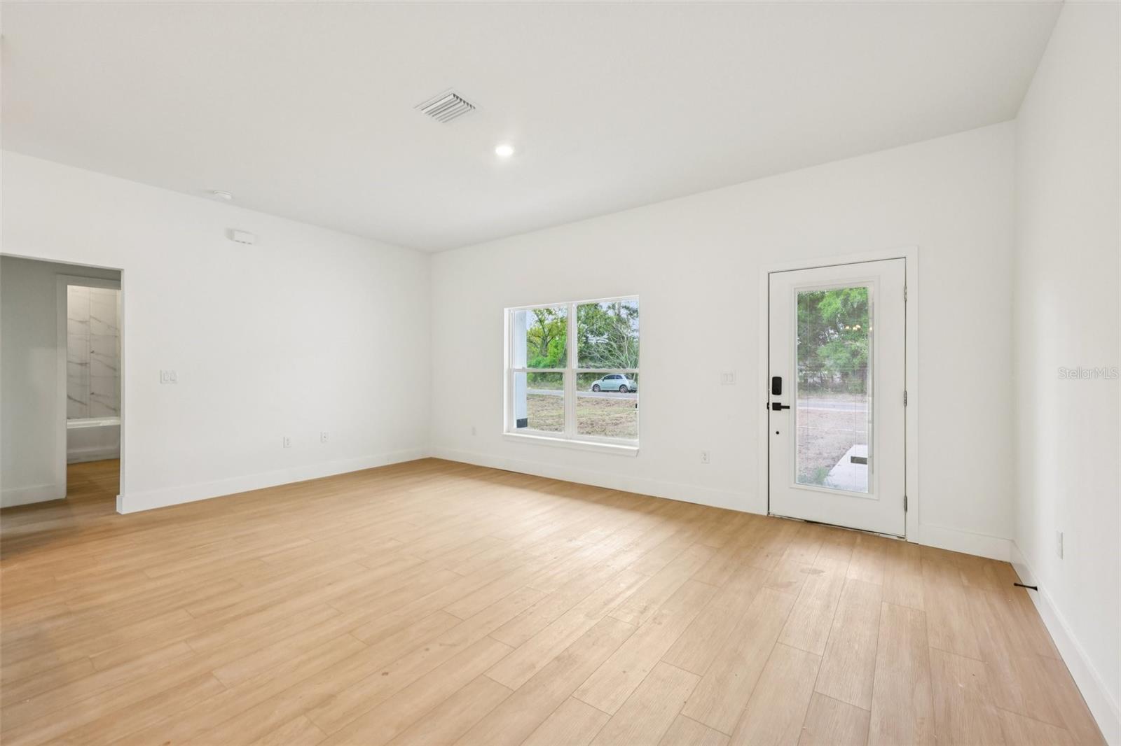 SILVER SPRINGS SHORES - Residential