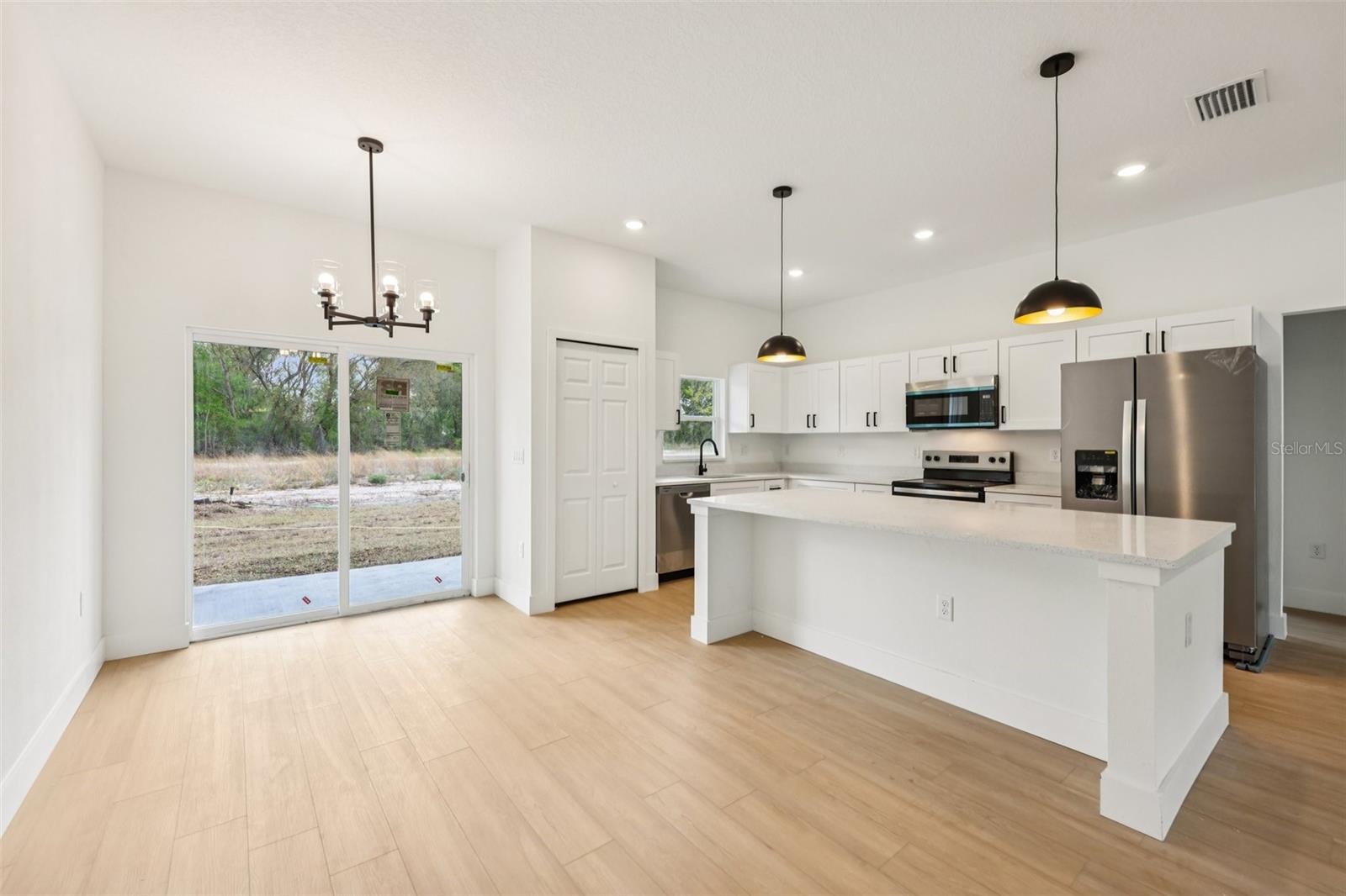 SILVER SPRINGS SHORES - Residential