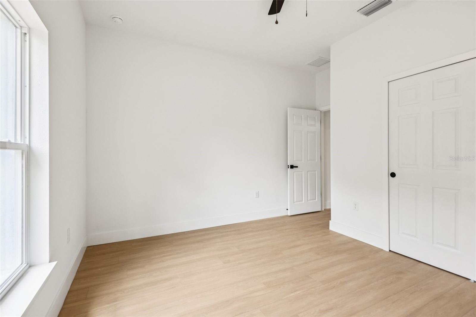 SILVER SPRINGS SHORES - Residential