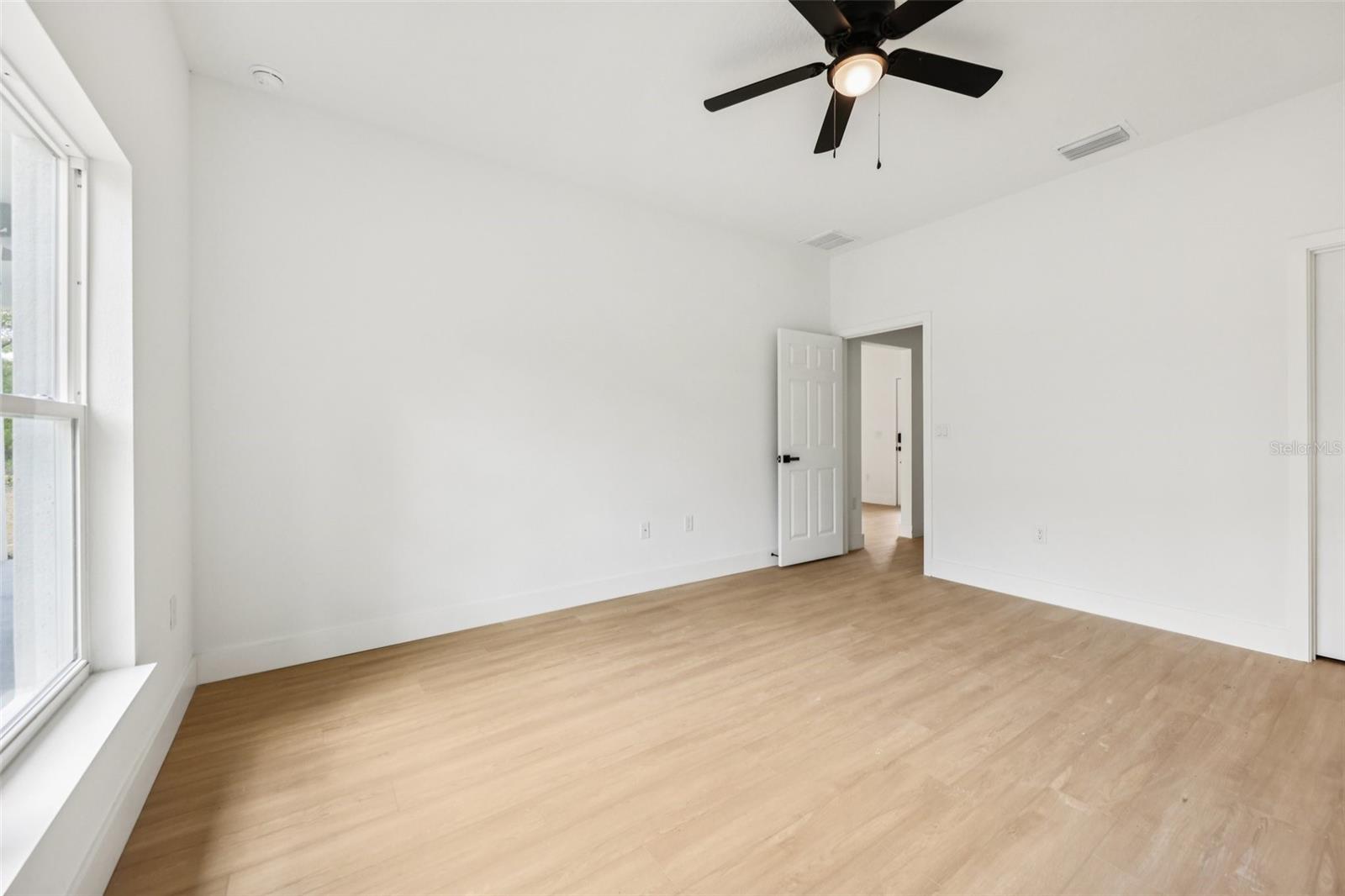 SILVER SPRINGS SHORES - Residential