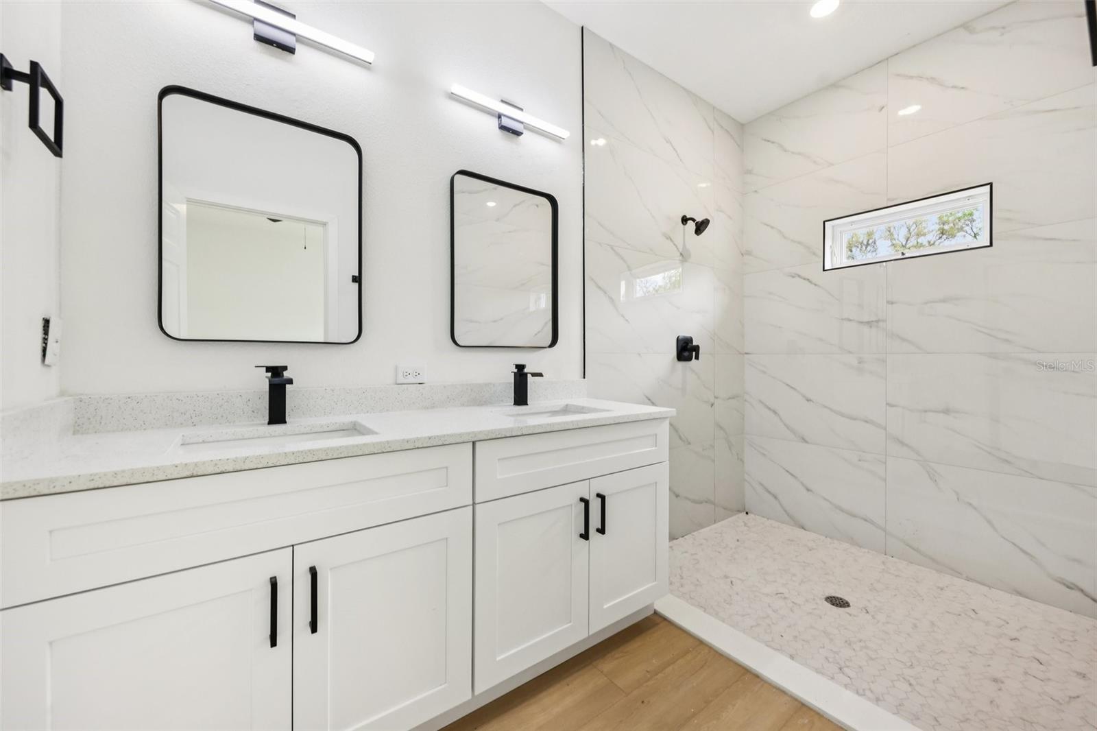 SILVER SPRINGS SHORES - Residential