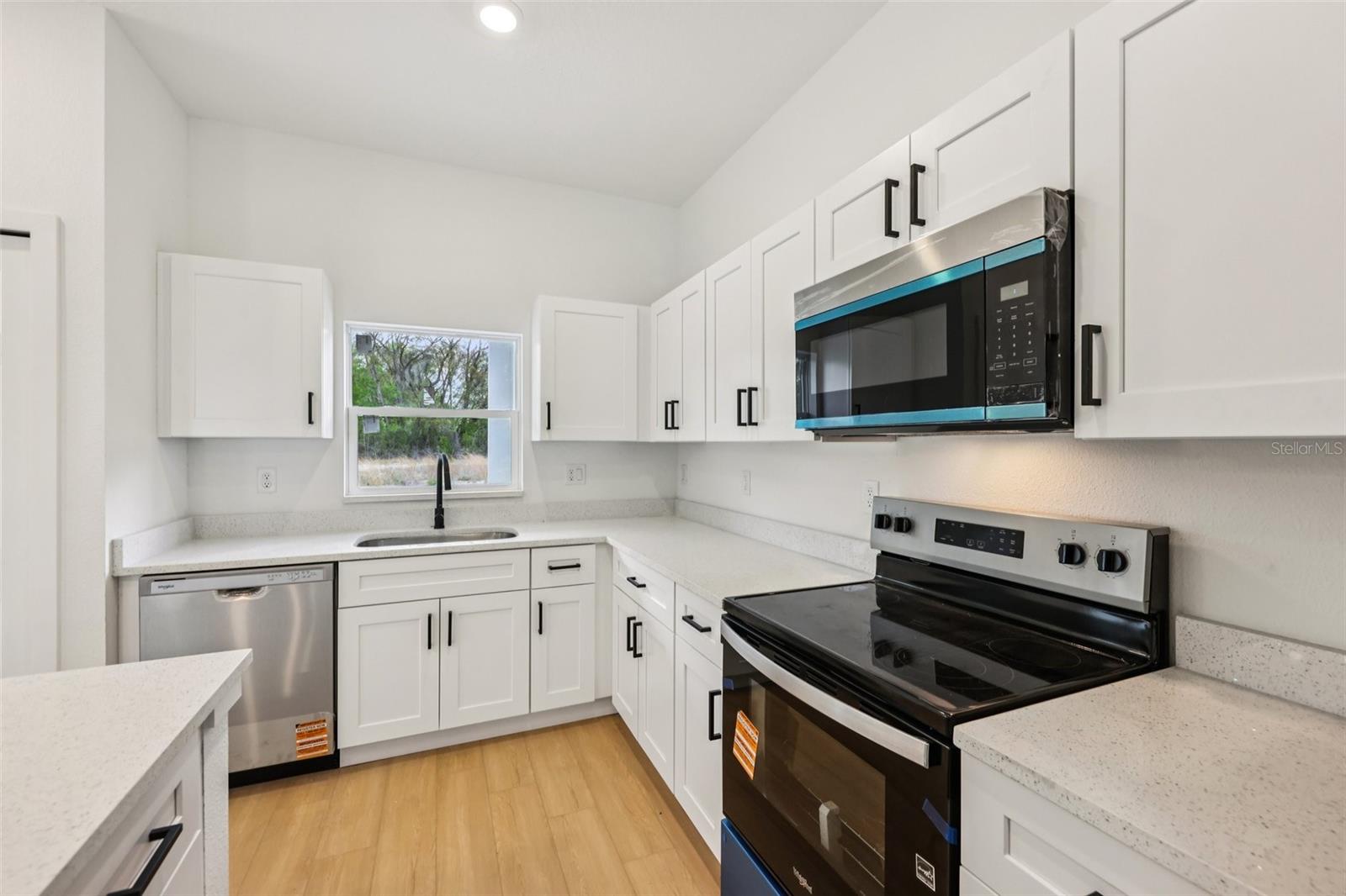 SILVER SPRINGS SHORES - Residential