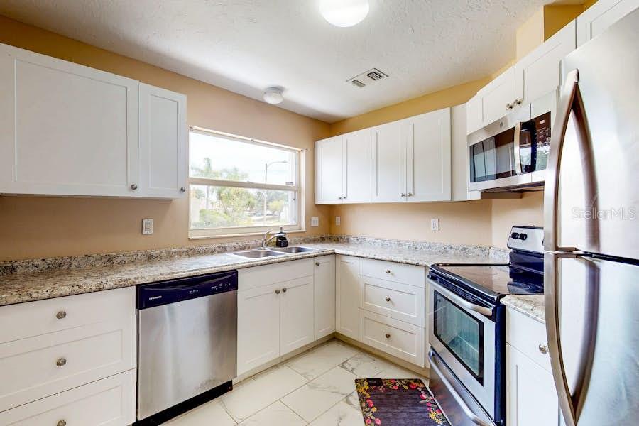 CORDOVA LAKES PH VI - Residential Lease
