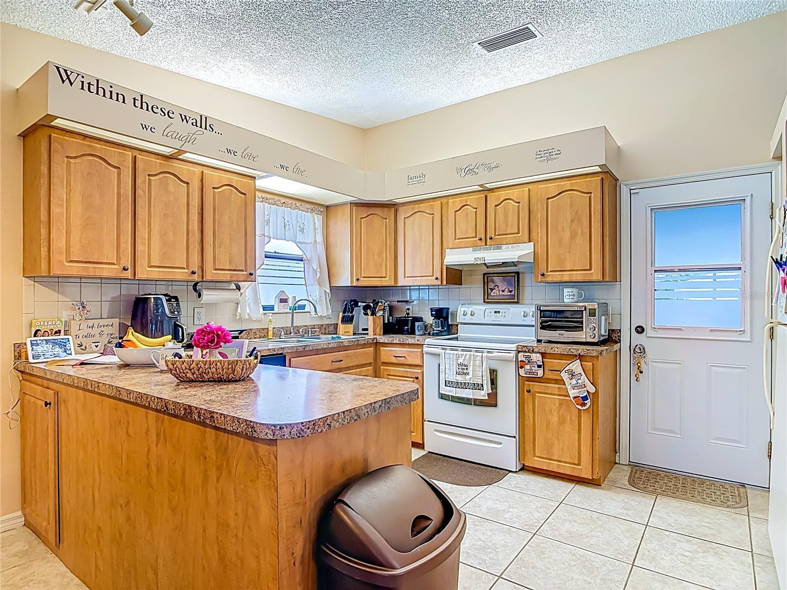 DELTONA LAKES UNIT 07 - Residential