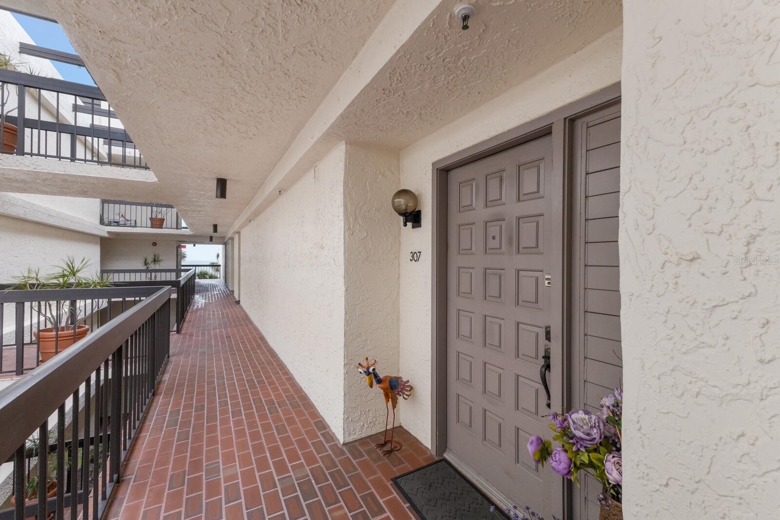 1925 GULF OF MEXICO DRIVE G8-307