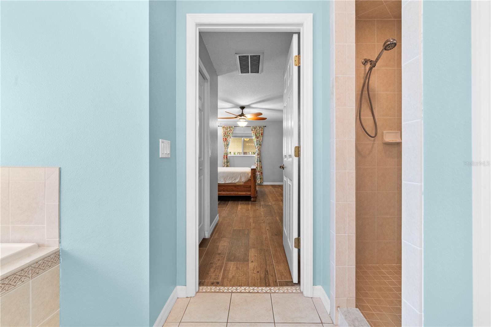 ROYAL OAKS ESTATE - Residential