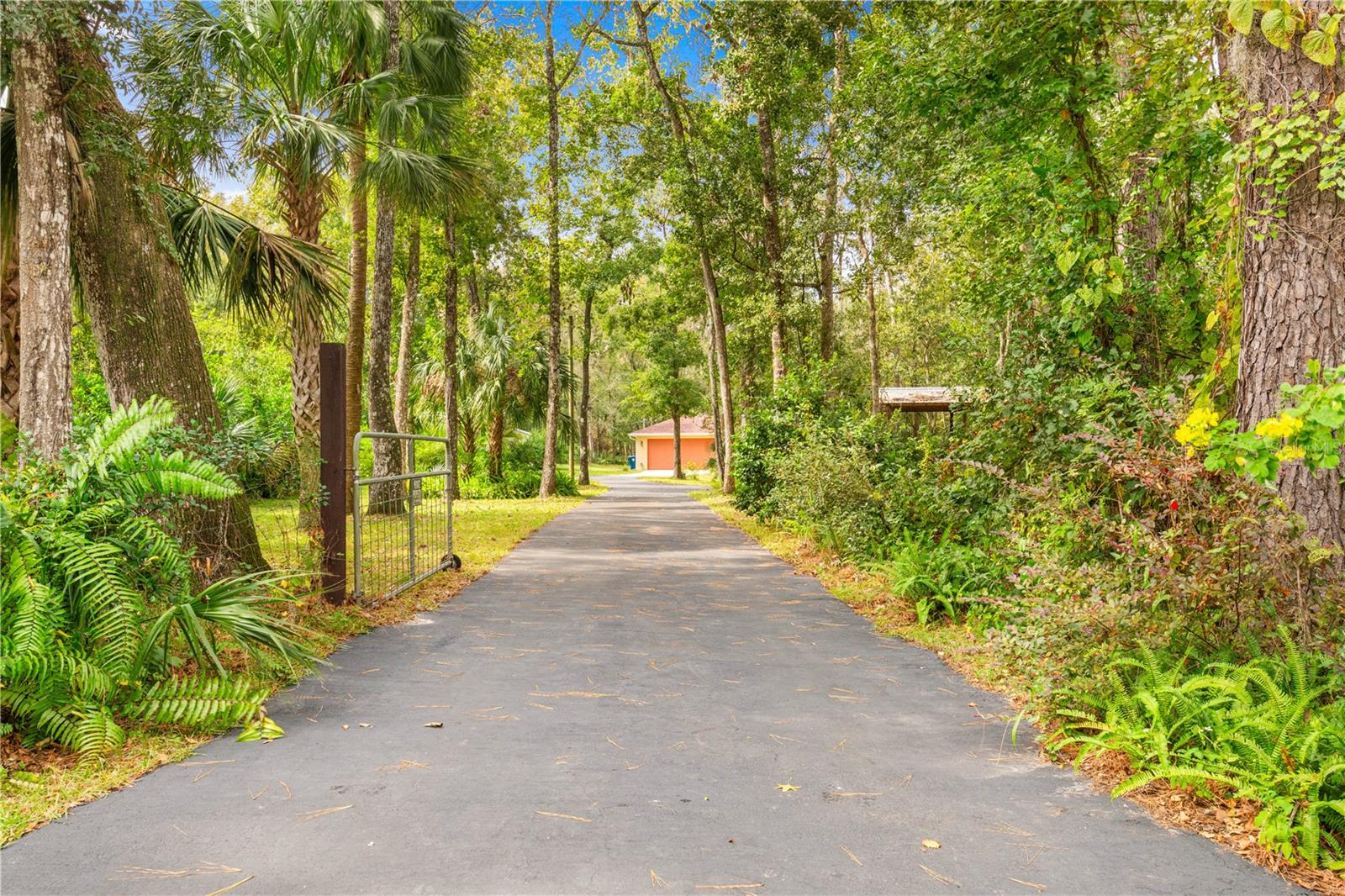 ROYAL OAKS ESTATE - Residential