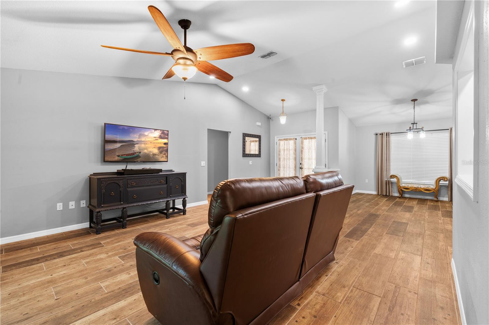 ROYAL OAKS ESTATE - Residential