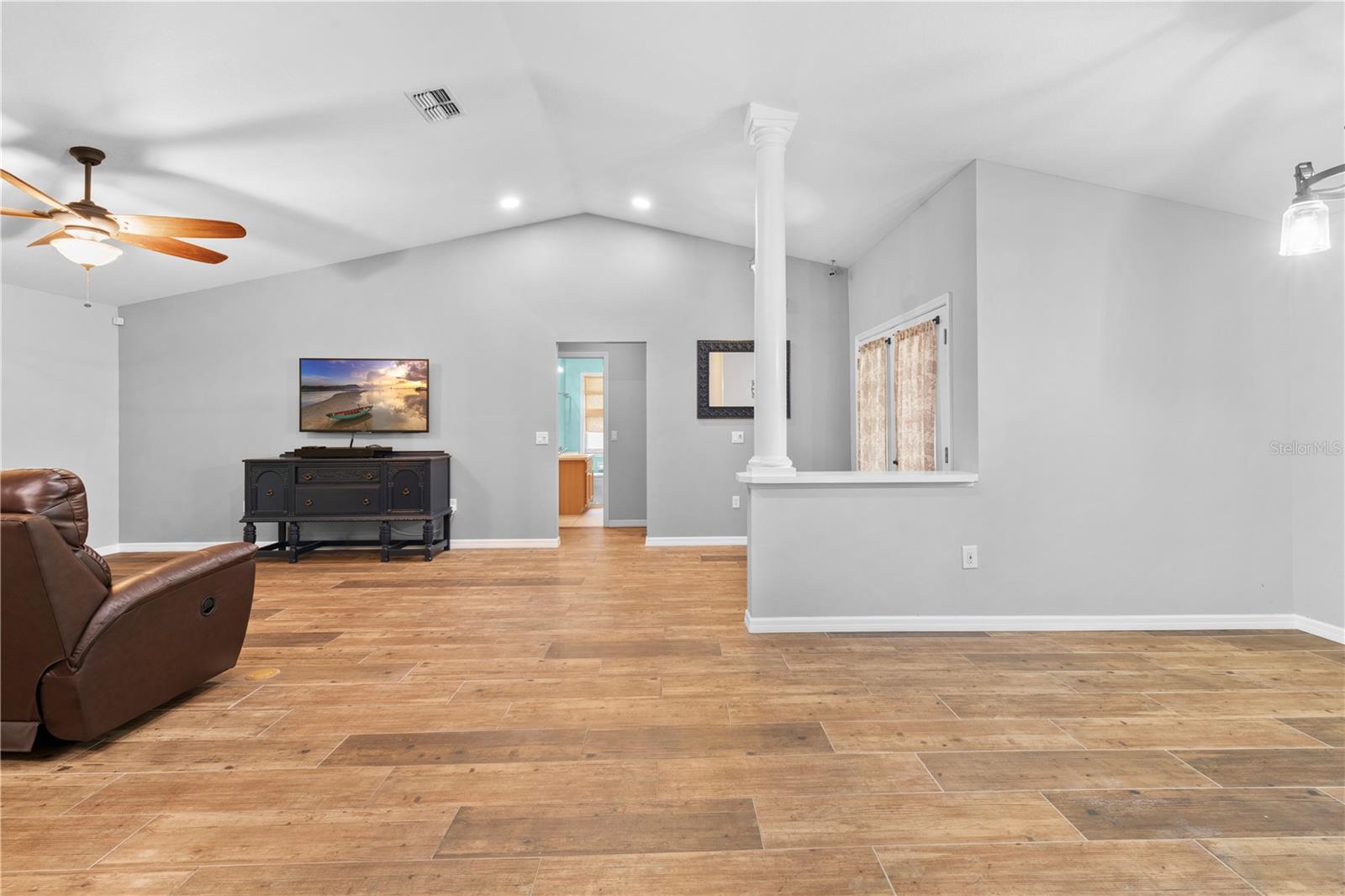 ROYAL OAKS ESTATE - Residential