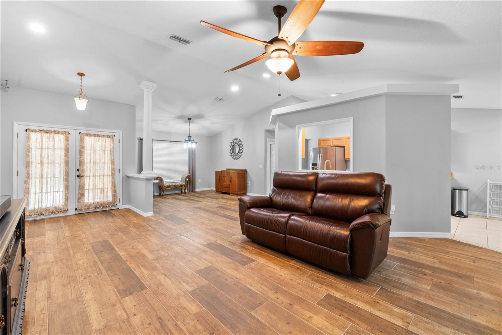 ROYAL OAKS ESTATE - Residential