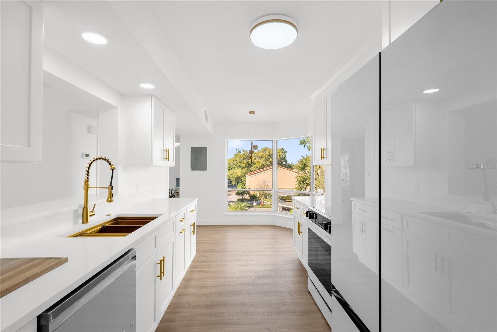 206 QUAYSIDE CIRCLE 404