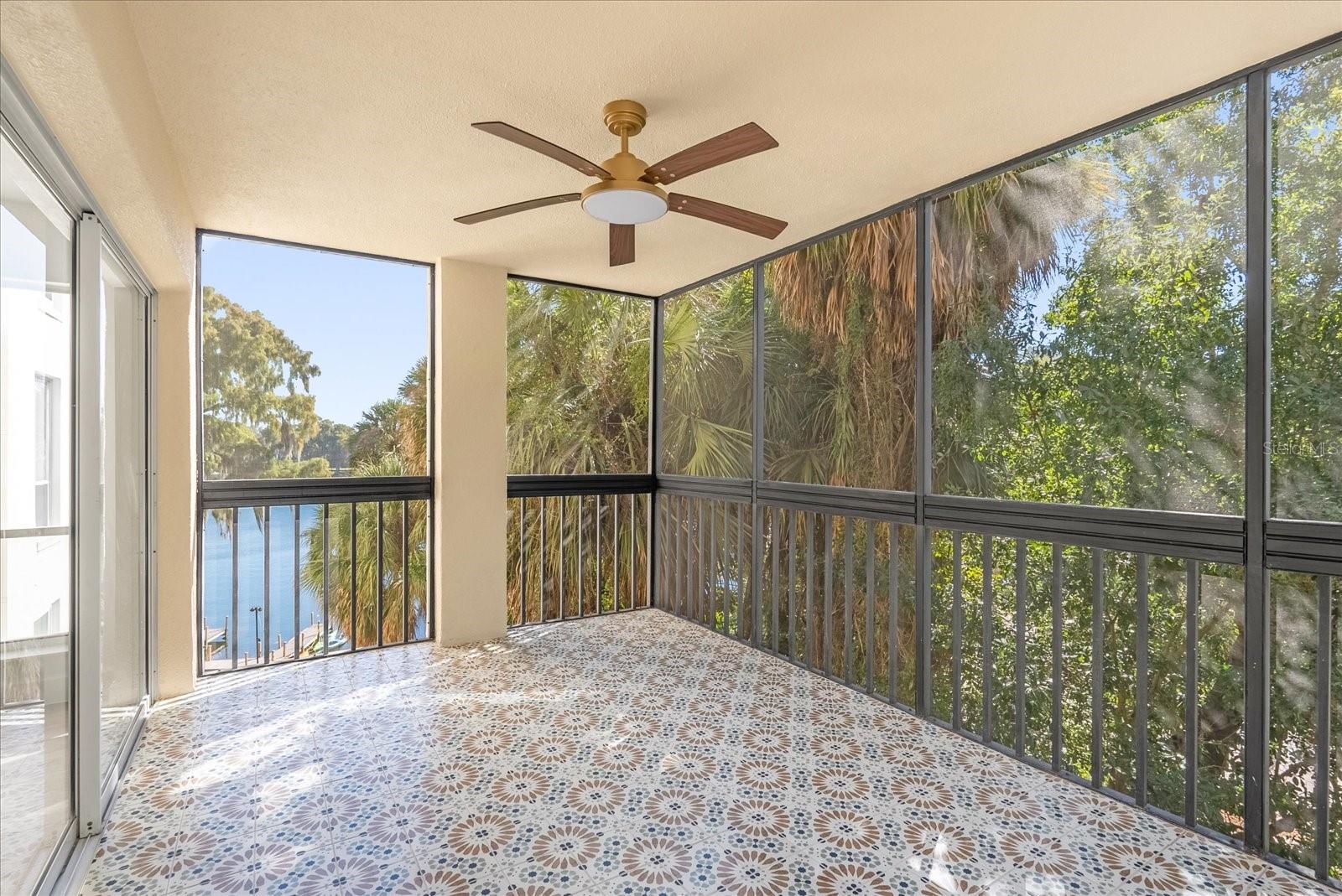 MOORINGS ON LAKE MAITLAND CONDO BLDG 03 - Residential