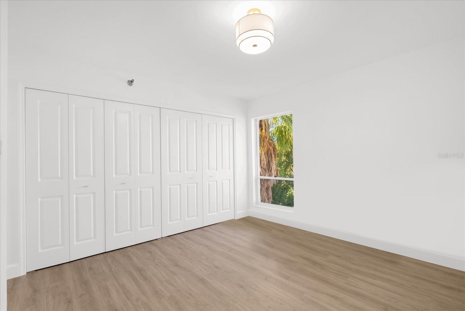 MOORINGS ON LAKE MAITLAND CONDO BLDG 03 - Residential