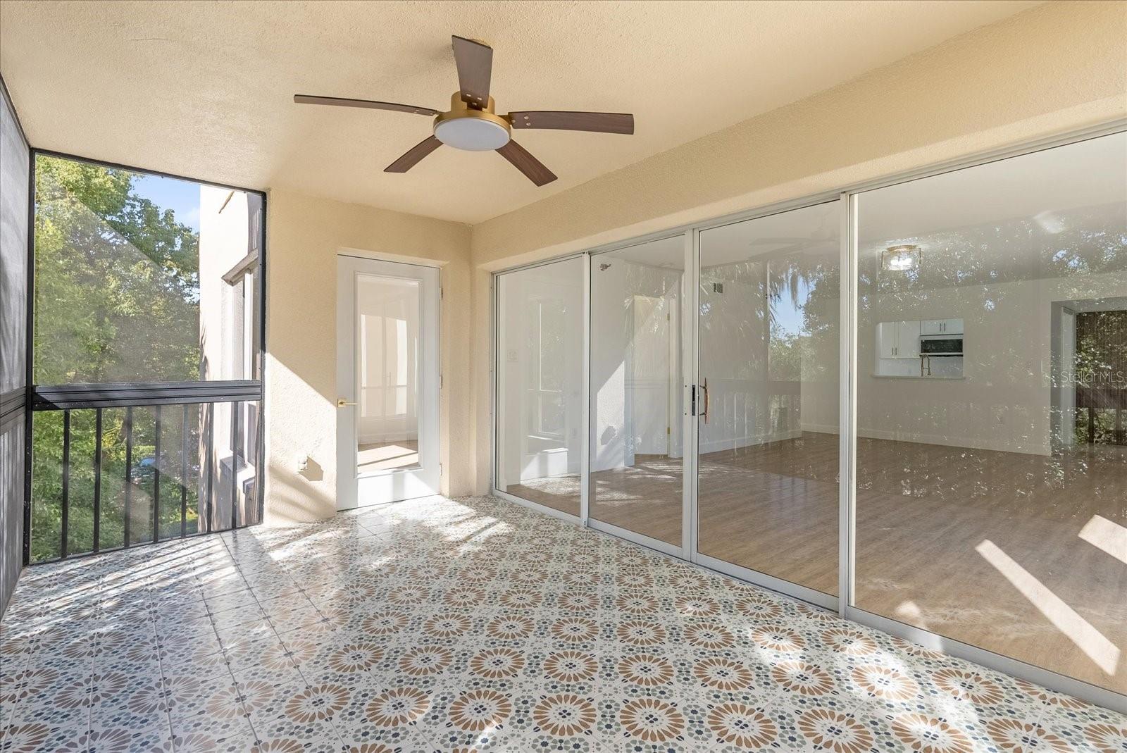 MOORINGS ON LAKE MAITLAND CONDO BLDG 03 - Residential