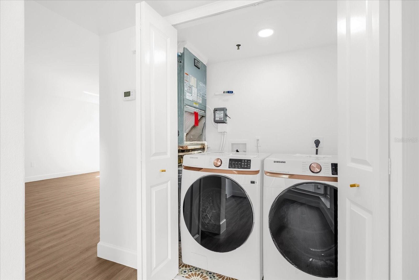 MOORINGS ON LAKE MAITLAND CONDO BLDG 03 - Residential