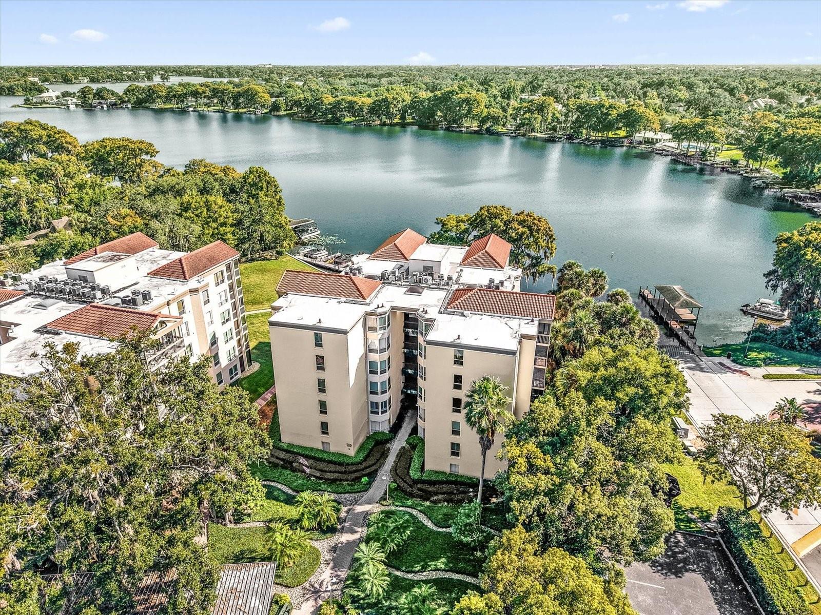 MOORINGS ON LAKE MAITLAND CONDO BLDG 03 - Residential