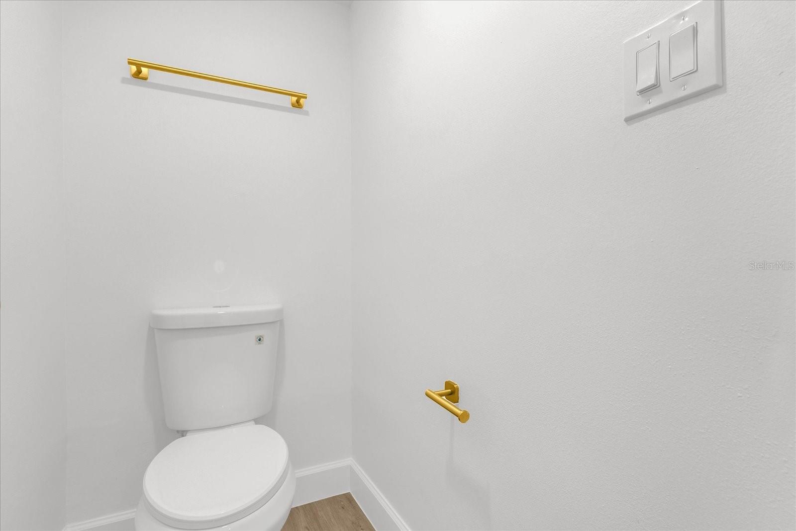 MOORINGS ON LAKE MAITLAND CONDO BLDG 03 - Residential