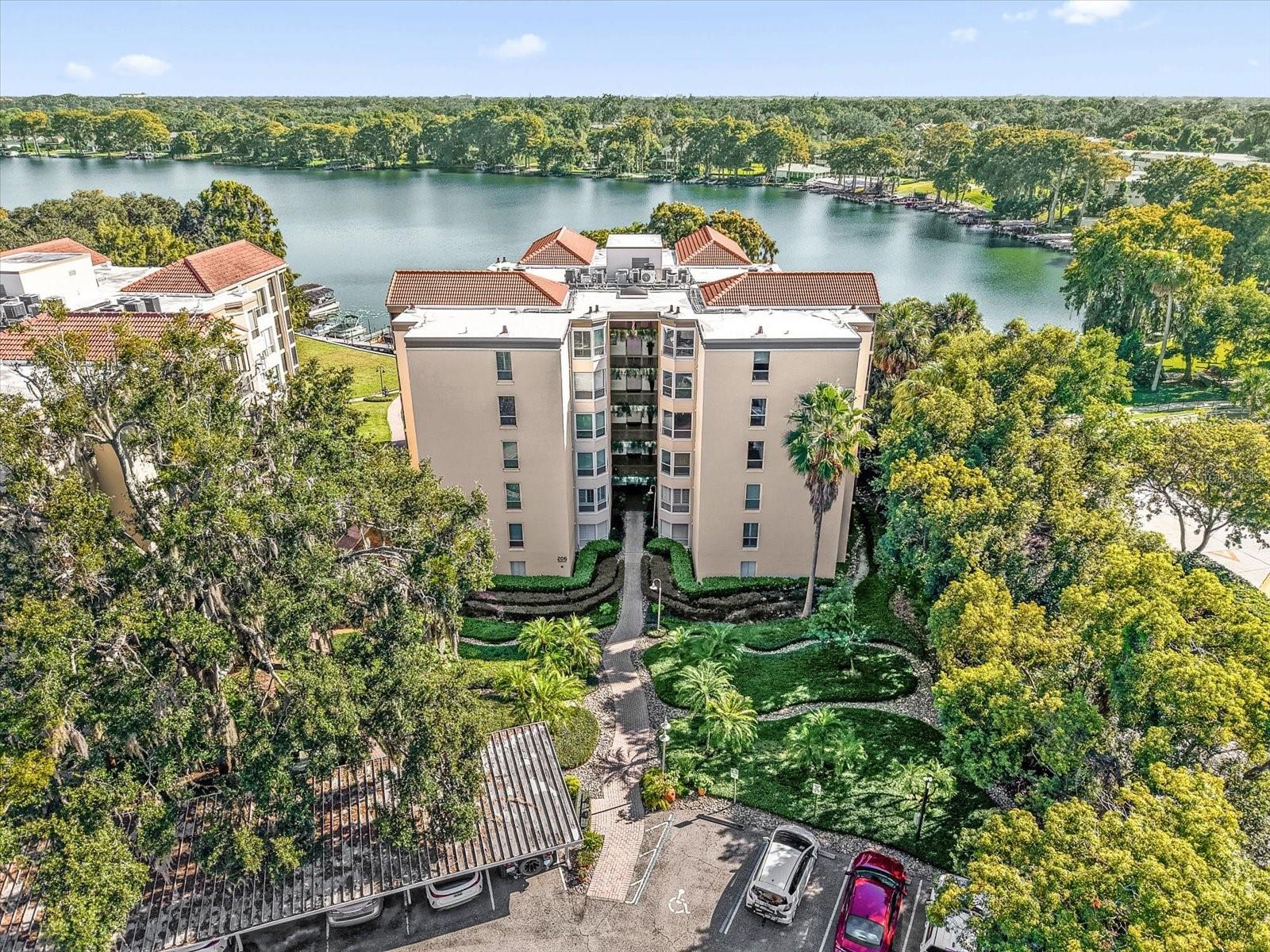 MOORINGS ON LAKE MAITLAND CONDO BLDG 03 - Residential