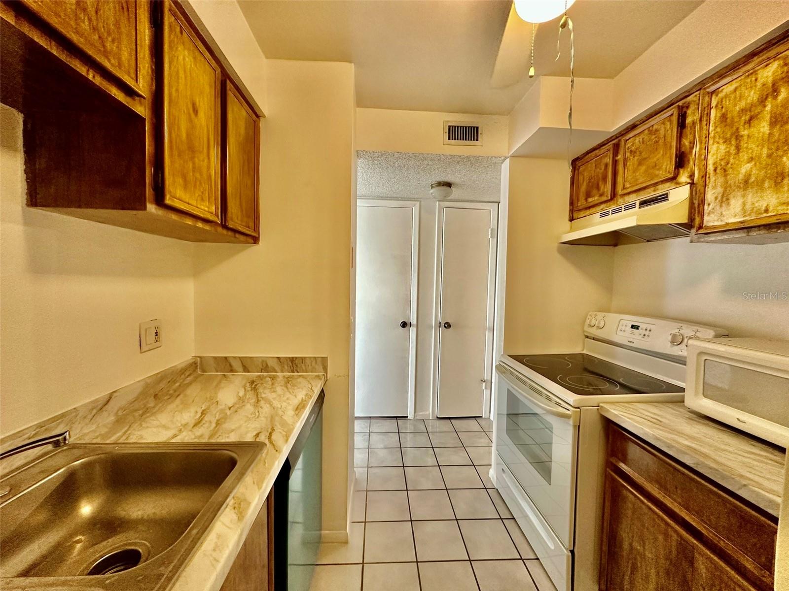 4208 WINDING MOSS TRAIL 102