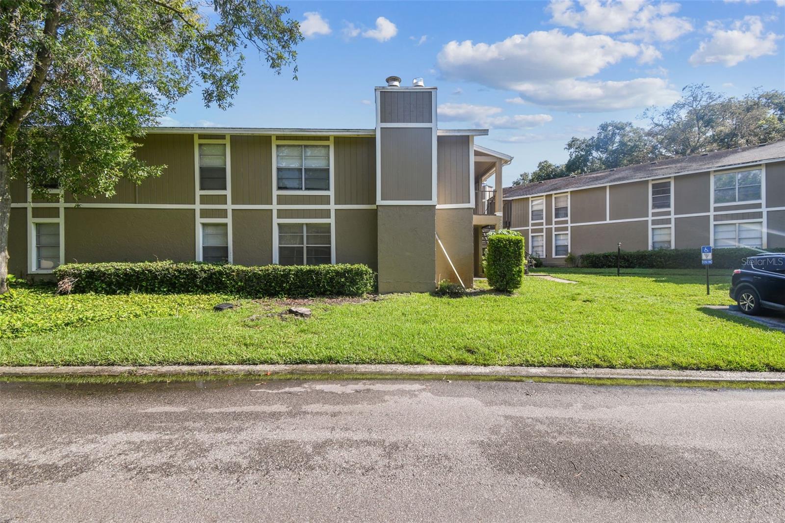 4208 WINDING MOSS TRAIL 102