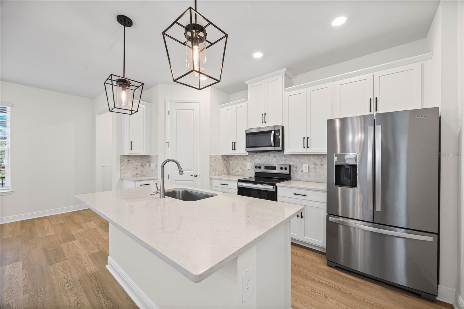 SILVERLEAF RESERVE BUNGALOWS - Residential Lease