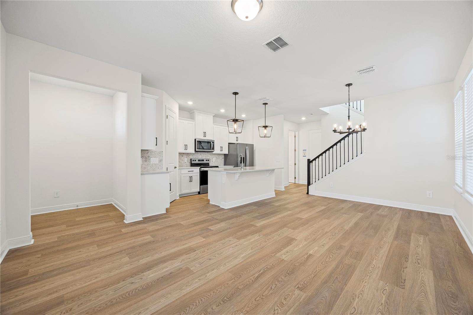 SILVERLEAF RESERVE BUNGALOWS - Residential Lease