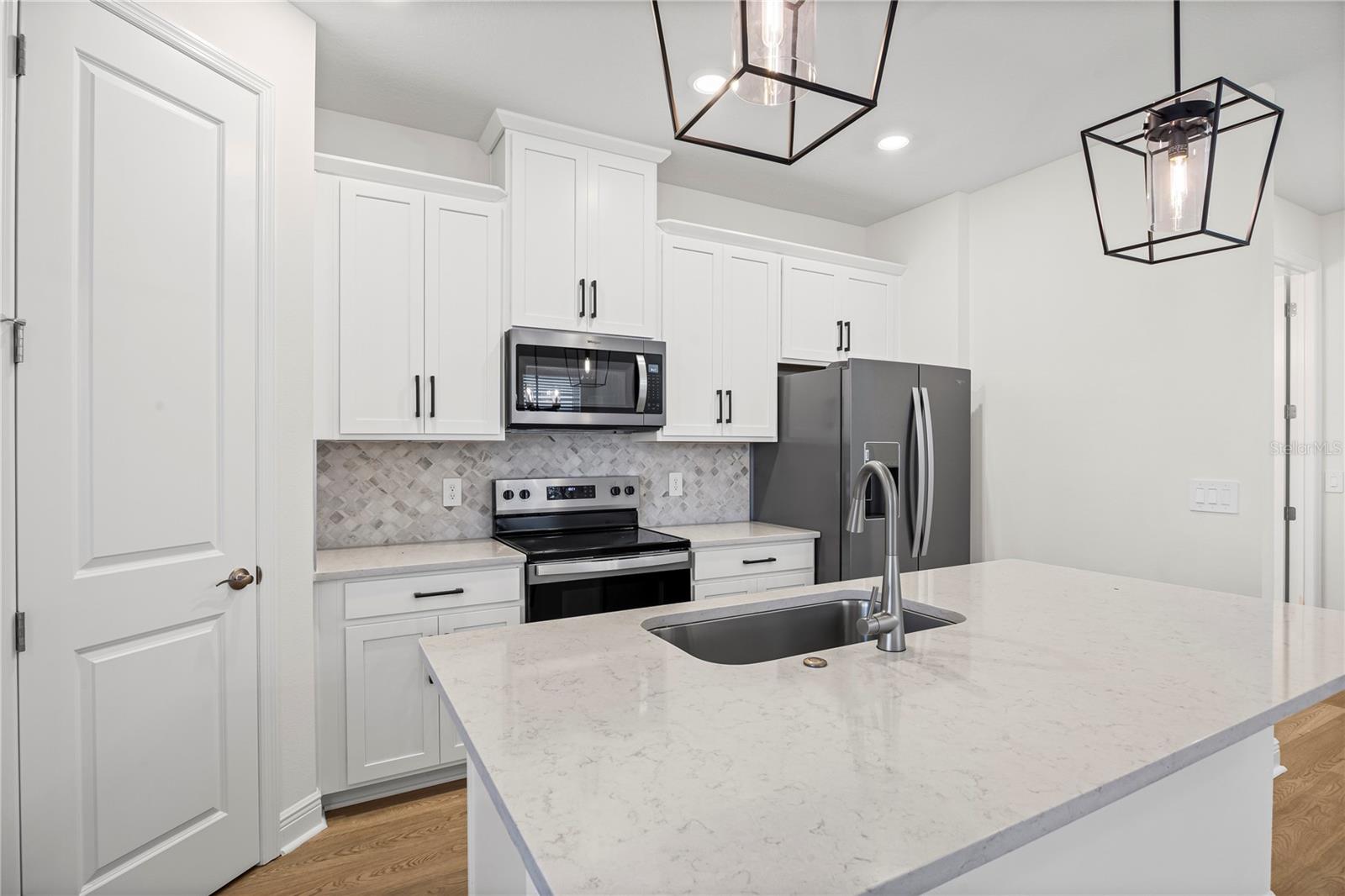 SILVERLEAF RESERVE BUNGALOWS - Residential Lease