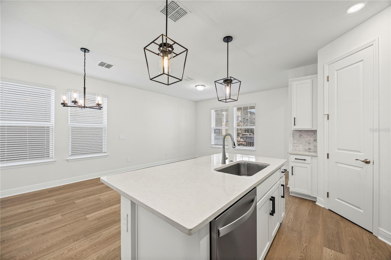 SILVERLEAF RESERVE BUNGALOWS - Residential Lease