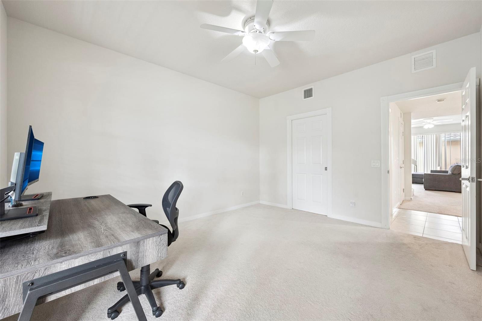 VILLAGEWALK/LK NONAA 01B - Residential