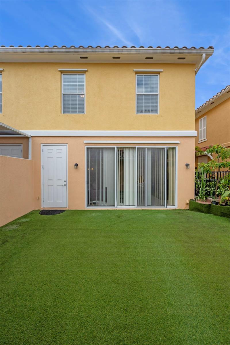 VILLAGEWALK/LK NONAA 01B - Residential