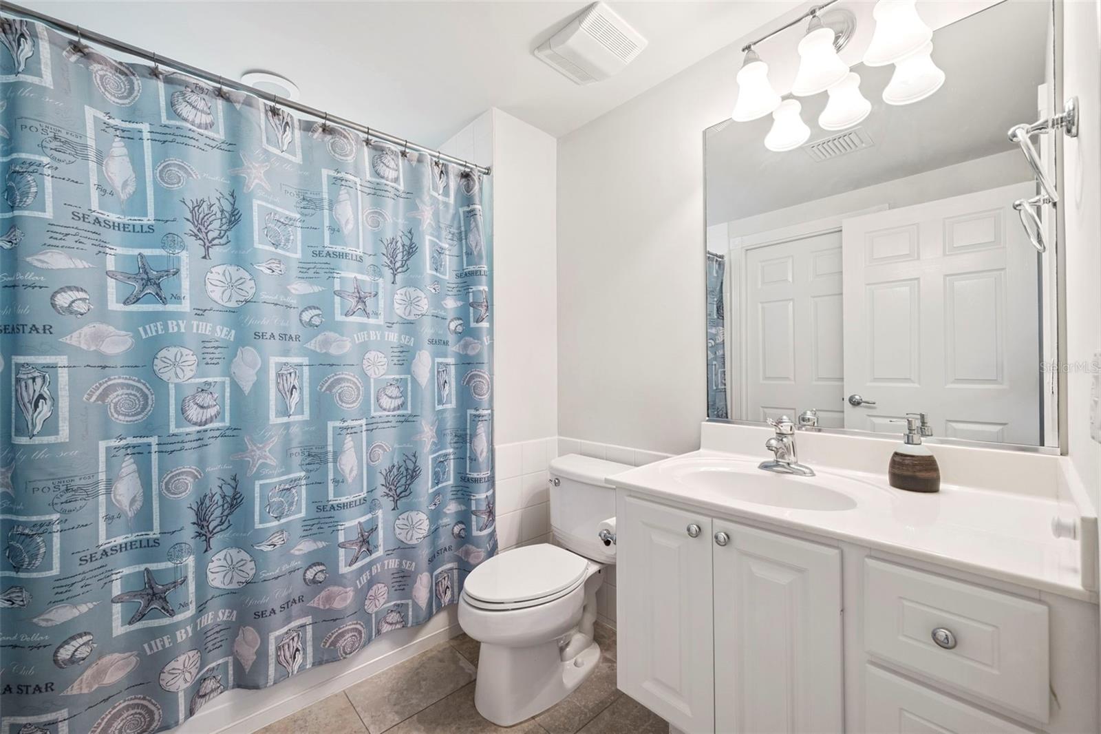 VILLAGEWALK/LK NONAA 01B - Residential