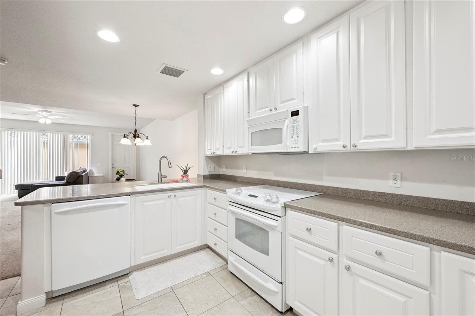 VILLAGEWALK/LK NONAA 01B - Residential