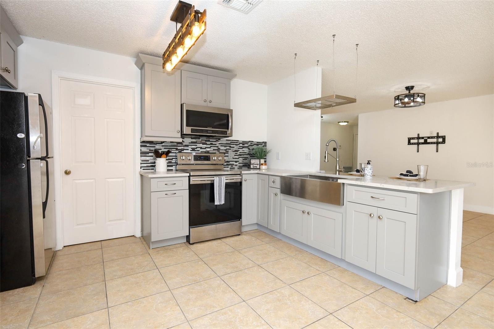 WATERFORD CHASE EAST PH 02 VILLAGE - Residential