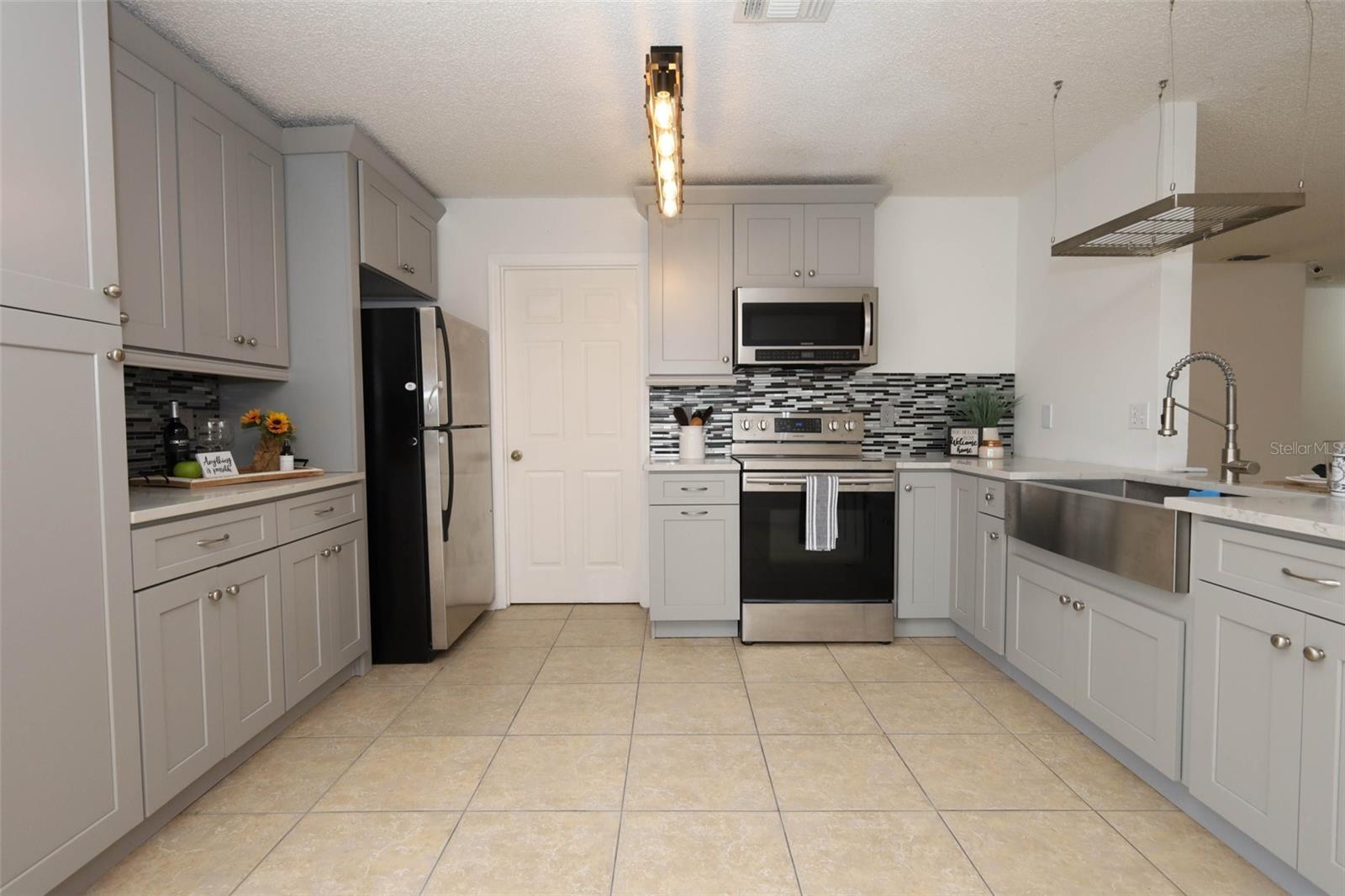 WATERFORD CHASE EAST PH 02 VILLAGE - Residential