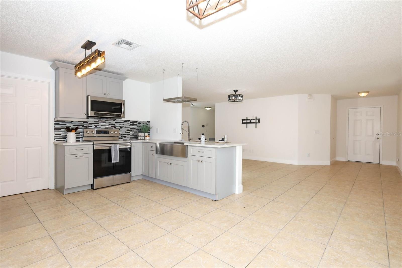 WATERFORD CHASE EAST PH 02 VILLAGE - Residential