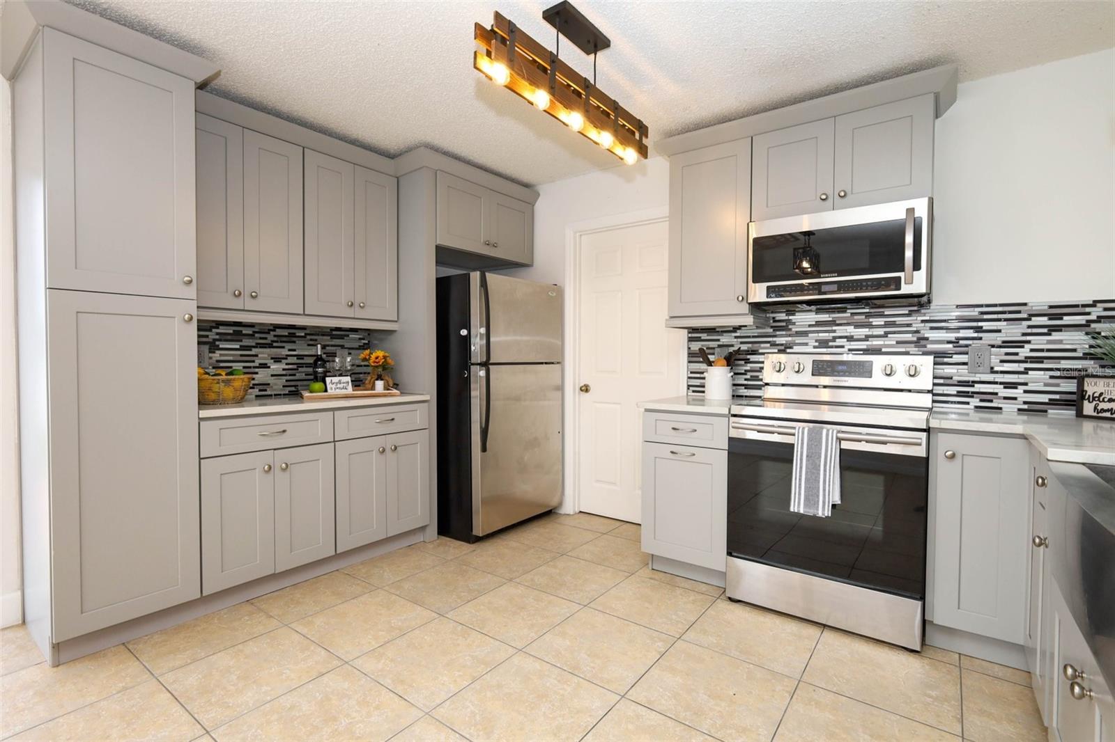 WATERFORD CHASE EAST PH 02 VILLAGE - Residential