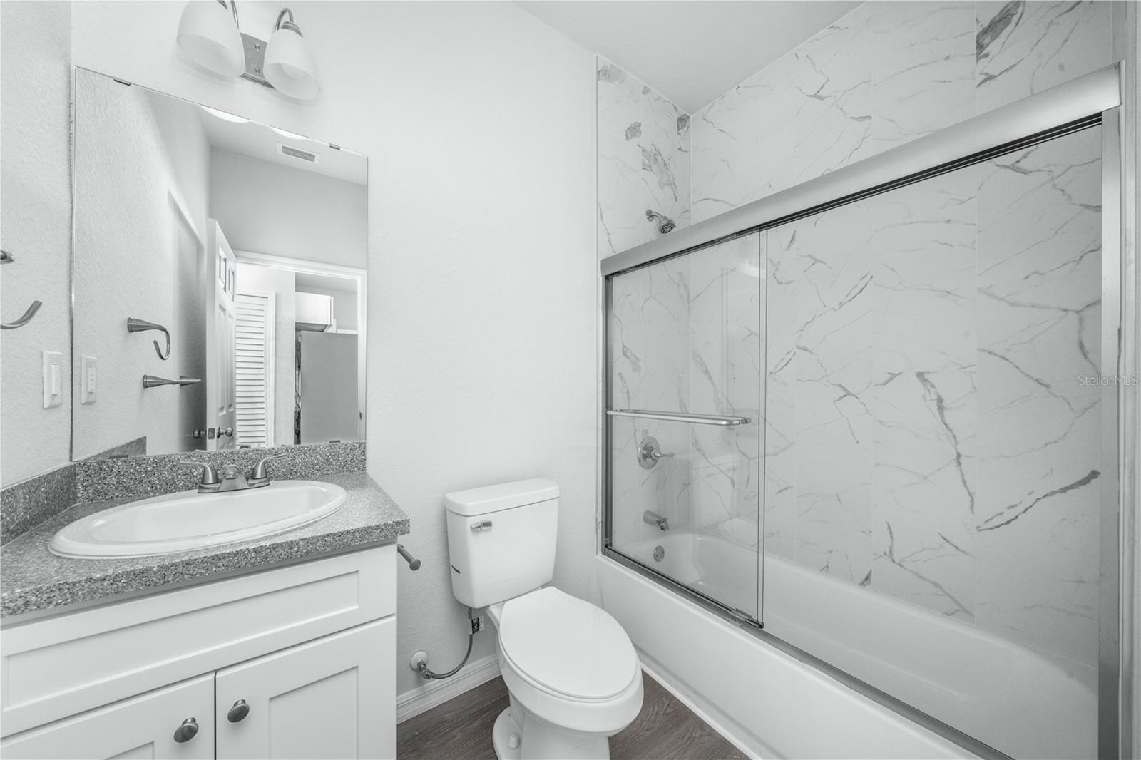 LAS VILLAS AT KENILWORTH - Residential Lease