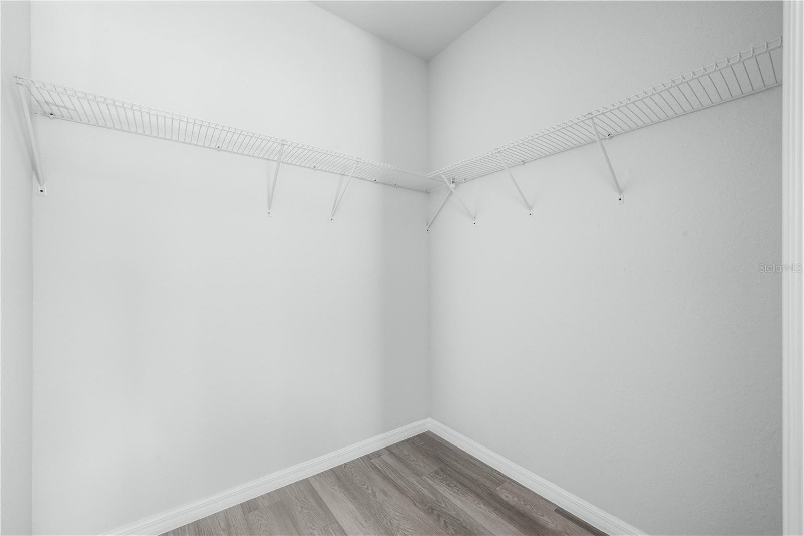LAS VILLAS AT KENILWORTH - Residential Lease