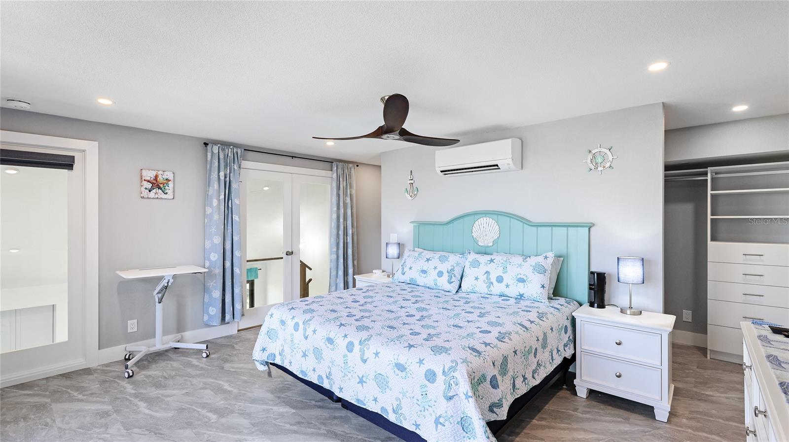 SANDY COVE - Residential Lease