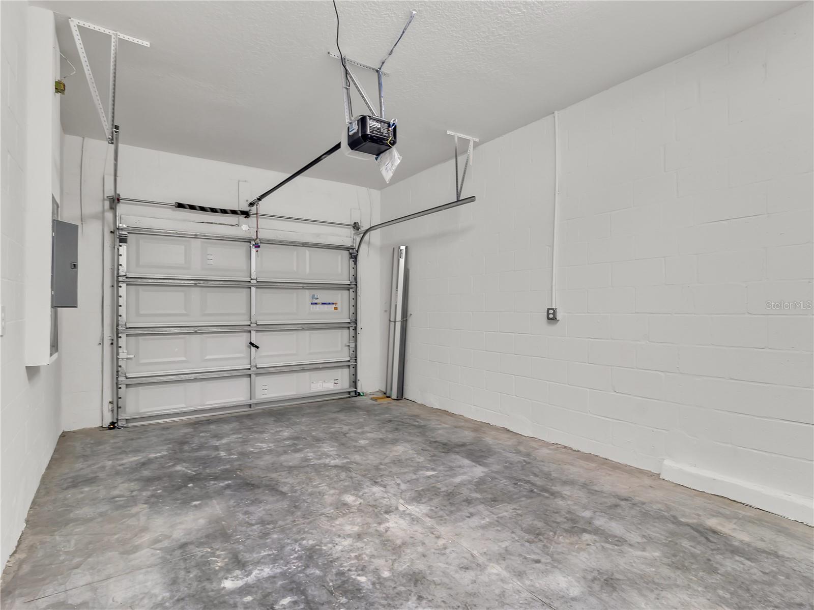 SEAIRE TOWNHOMES - Residential Lease