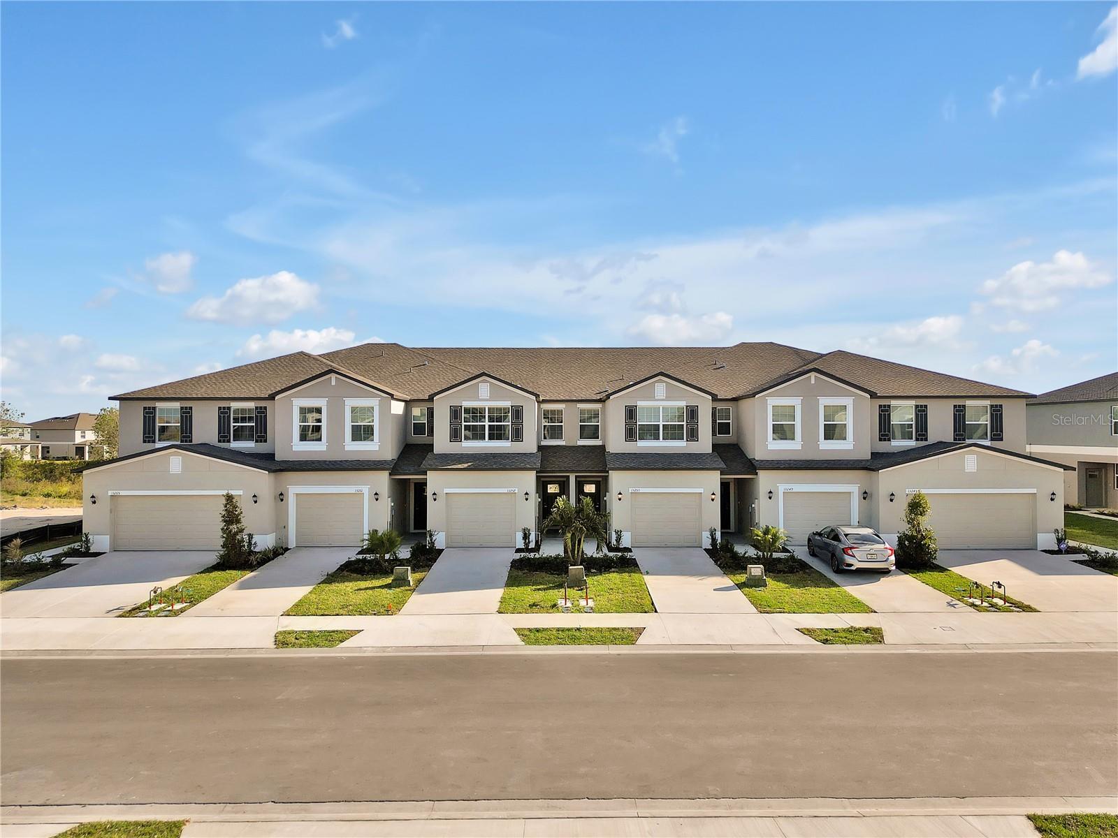 SEAIRE TOWNHOMES - Residential Lease