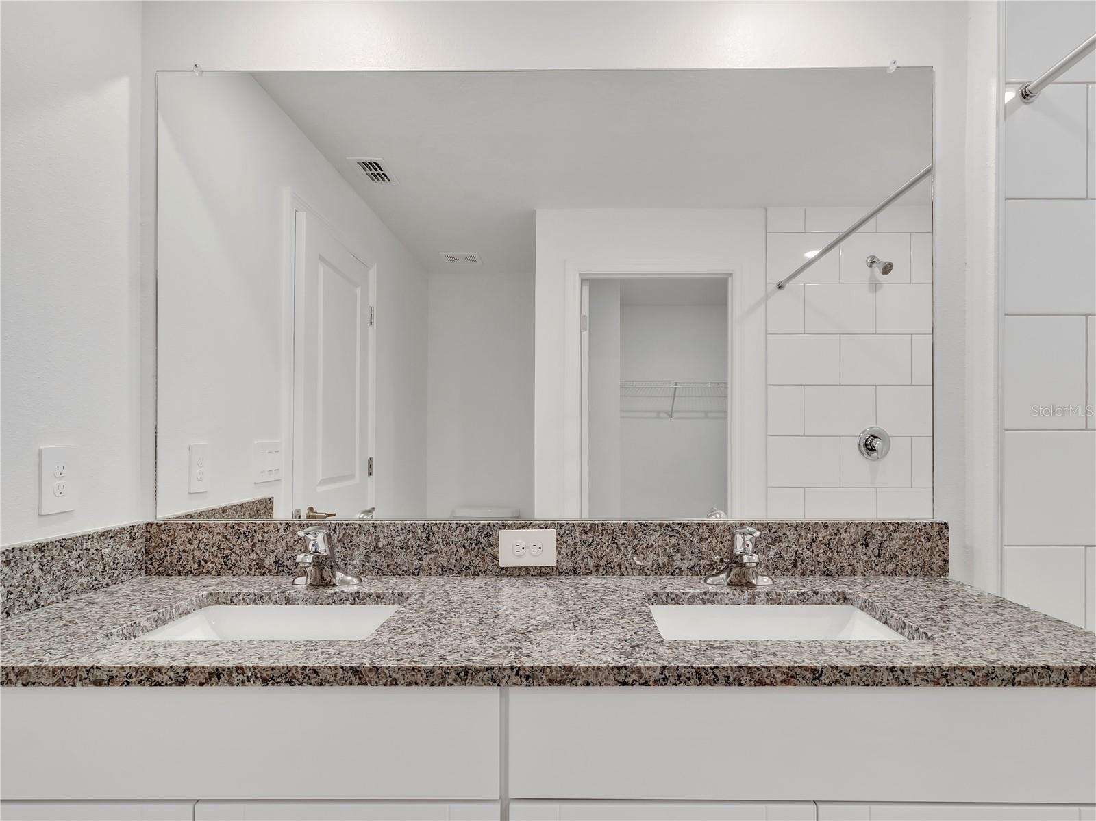 SEAIRE TOWNHOMES - Residential Lease