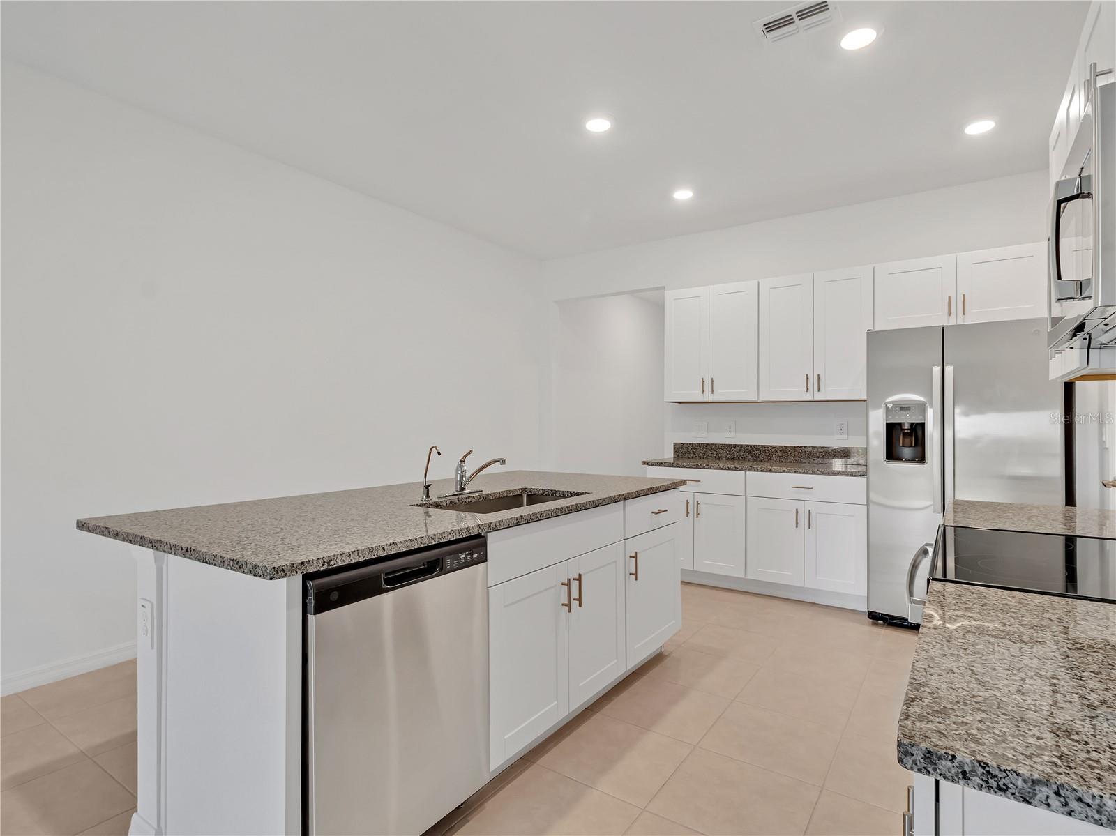 SEAIRE TOWNHOMES - Residential Lease