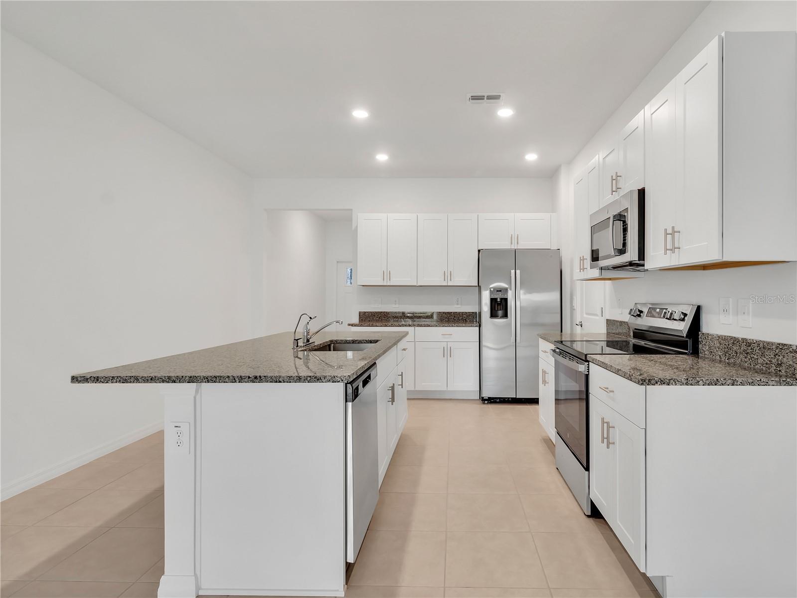 SEAIRE TOWNHOMES - Residential Lease