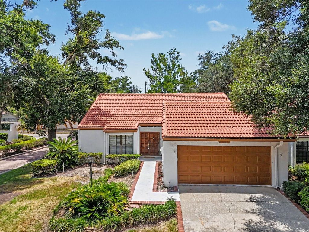 Photo of 11502 Robles Del Rio Place, Temple Terrace, FL 33617 (MLS # TB8524278)