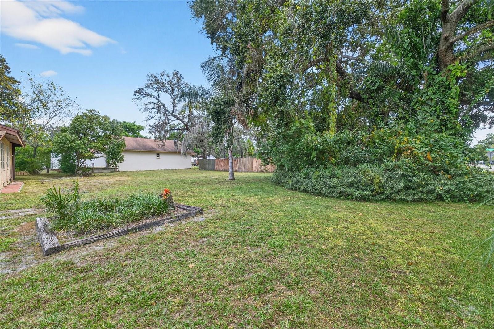 HAMNERS W E ROME AVE ESTAT - Land