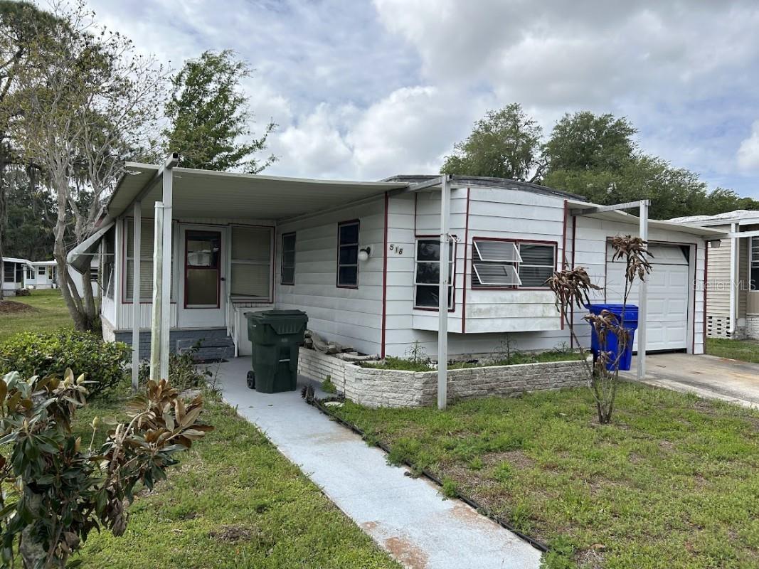 LAKESIDE HILLS ESTATES - Residential