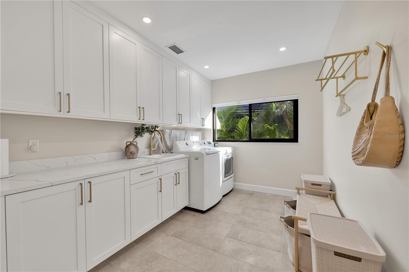 SIESTA COVE SUB - Residential